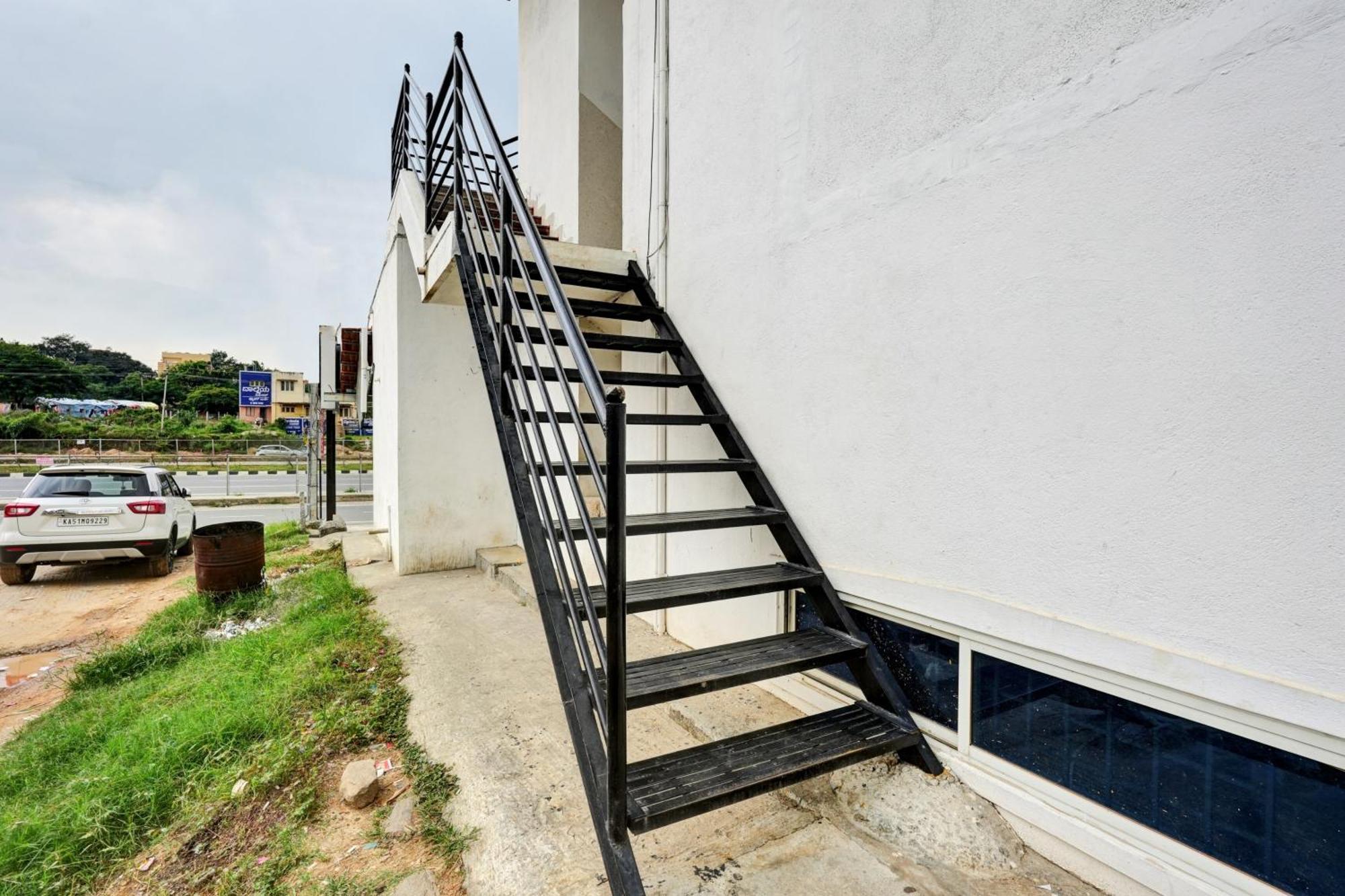 Spot On Anugraha Residency Hotel Kumbalgod Exterior foto