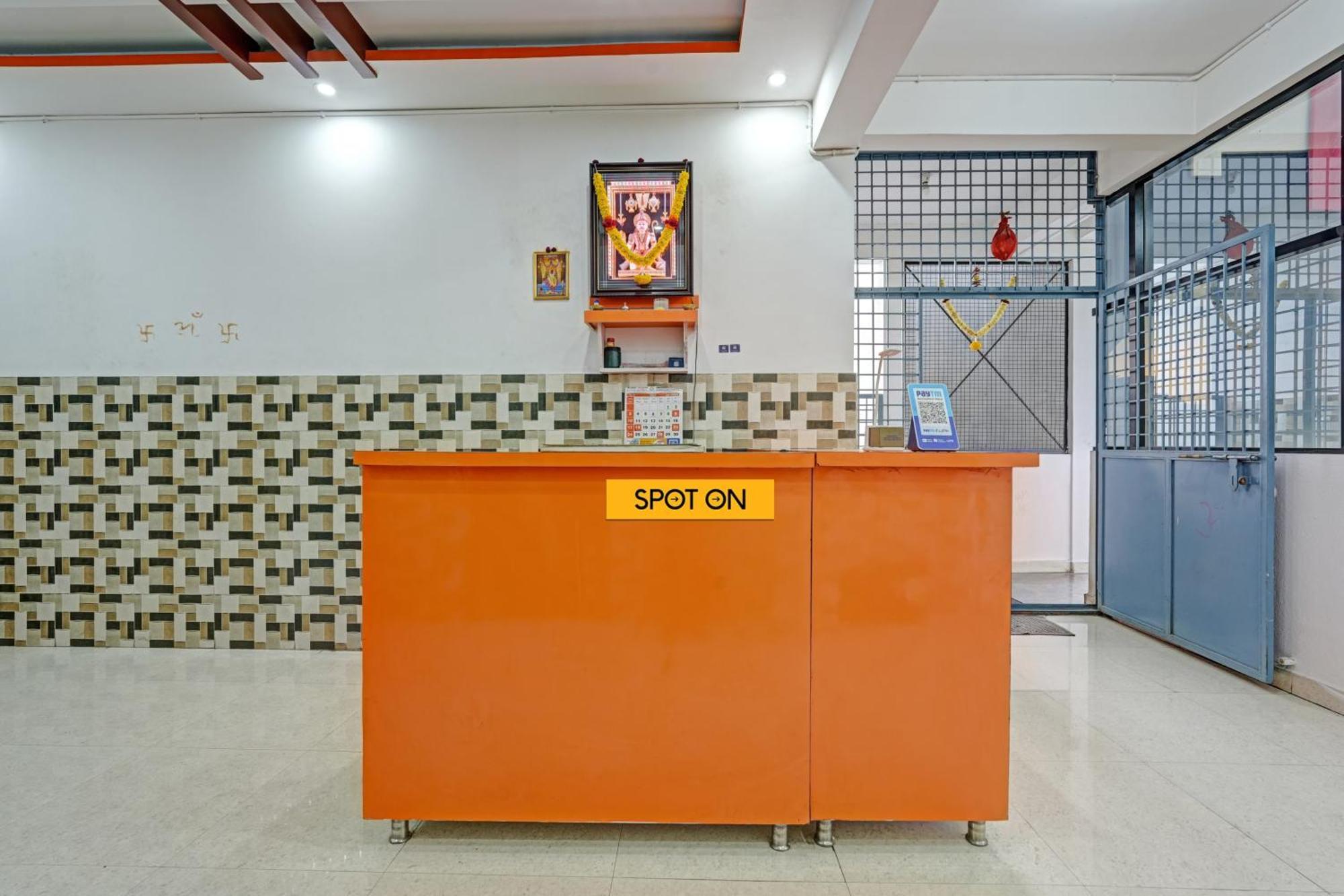 Spot On Anugraha Residency Hotel Kumbalgod Exterior foto