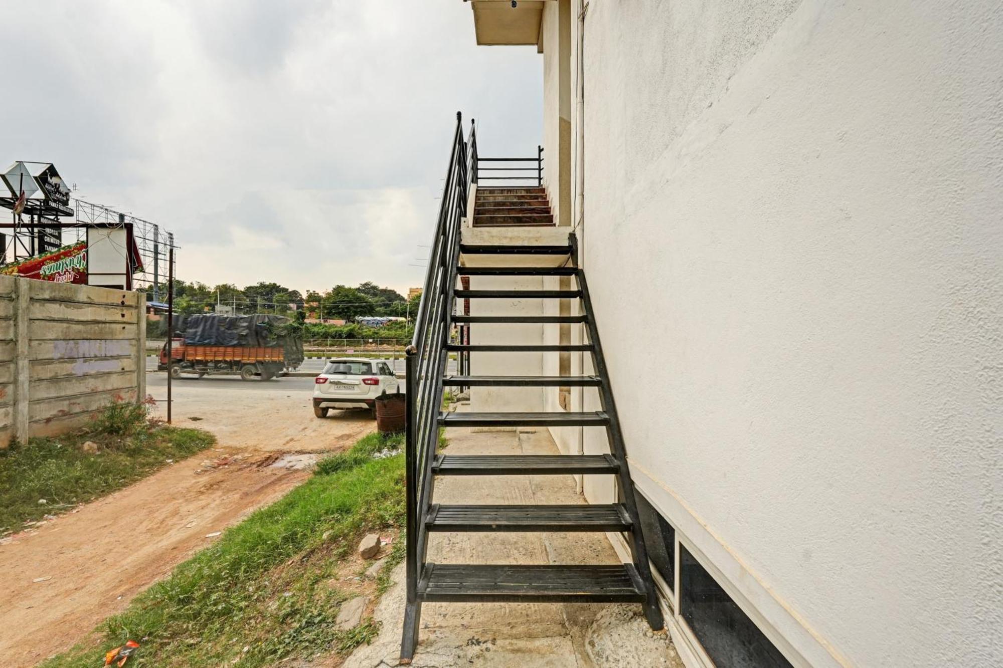 Spot On Anugraha Residency Hotel Kumbalgod Exterior foto